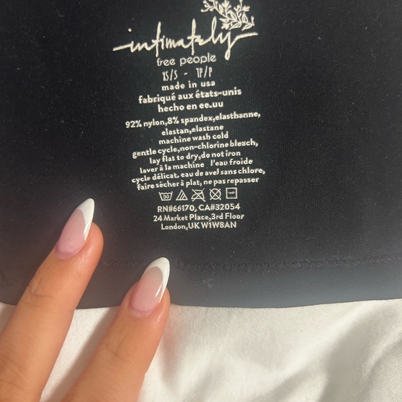 free people going out top - Picture 2 of 2